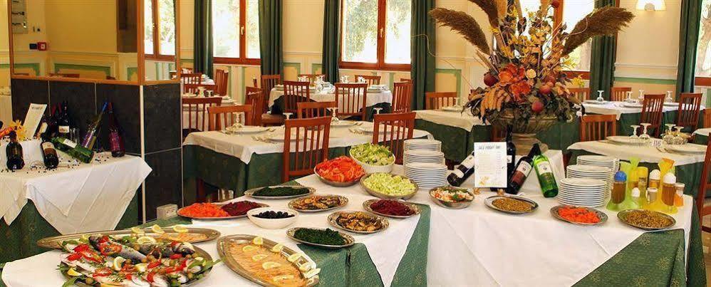Hotel Residence Adria Роді-Гарганіко Екстер'єр фото